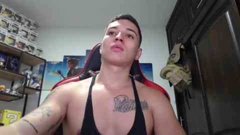 Snapshot of john_s117 chatting on January 1, 11:51 pm JOHN online show from January 1, 11:51 pm