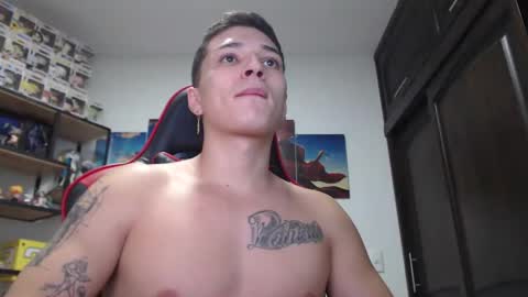 Snapshot of john_s117 chatting on February 20, 12:52 am JOHN online show from February 20, 12:52 am