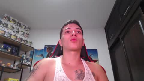 Snapshot of john_s117 chatting on February 25, 12:47 am JOHN online show from February 25, 12:47 am