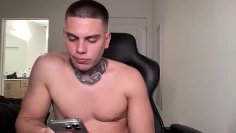 Snapshot of johnafterdark chatting on October 12, 2:21 am JAXX online show from October 12, 2:21 am