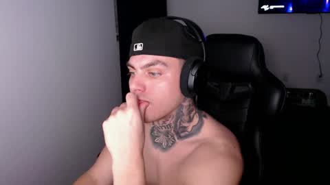 Snapshot of johnafterdark chatting on February 3, 6:40 am JAXX online show from February 3, 6:40 am