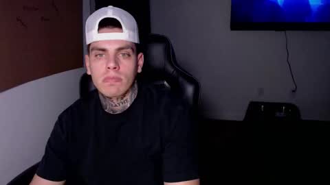 Snapshot of johnafterdark chatting on February 10, 3:54 am JAXX online show from February 10, 3:54 am