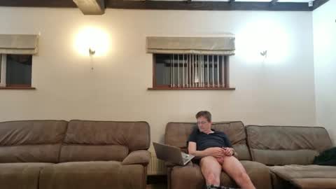 johnathan_stuart33 online show from April 12, 10:04 pm