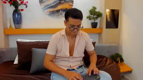 johnbelrose online show from October 13, 6:52 pm