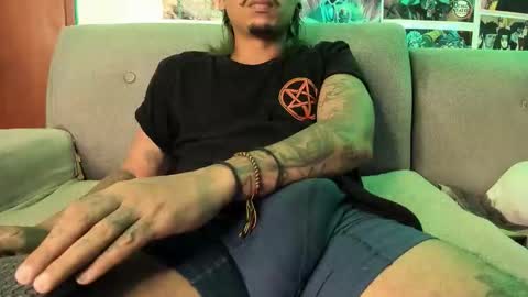 John carrie    Independent  Help me reach my goal 100 likes and 10000 followers  online show from March 20, 5:12 am