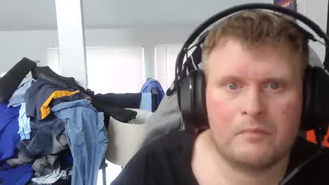 johnfernandez784 online show from April 3, 4:05 pm