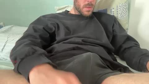 Snapshot of johnhard1987 chatting on October 17, 9:12 am johnhard1987 online show from October 17, 9:12 am