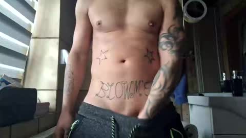 Snapshot of johnlong25cm chatting on December 18, 11:56 am johnlong25cm online show from December 18, 11:56 am
