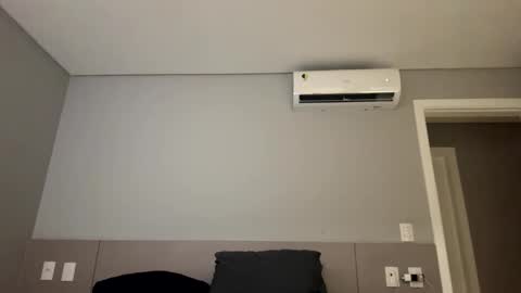 Snapshot of johnmayfair chatting on February 13, 9:44 pm John online show from February 13, 9:44 pm