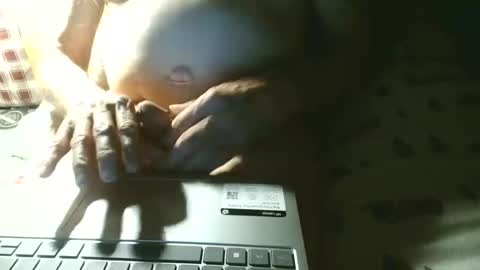 Snapshot of johnnieq1971 chatting on March 27, 1:11 am johnnieq1971 online show from March 27, 1:11 am