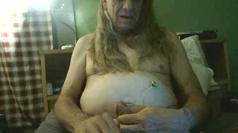 johnnieq1971 online show from May 17, 2:53 am
