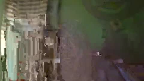 johnnieq1971 online show from May 18, 1:56 am