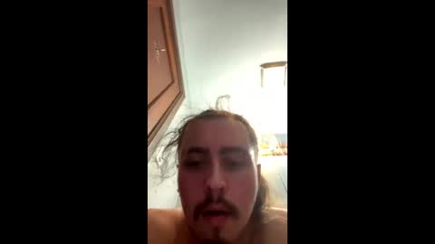 Snapshot of johnny981047 chatting on March 10, 7:24 am johnny981047 online show from March 10, 7:24 am