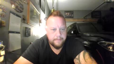 Snapshot of johnnydub3685 chatting on November 2, 7:33 am johnnydub3685 online show from November 2, 7:33 am