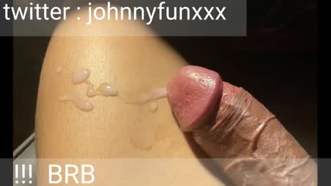 Snapshot of johnnyfun_xxx chatting on September 23, 3:31 am Johnnystrongarms online show from September 23, 3:31 am