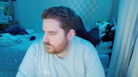 Snapshot of johnsco chatting on April 4, 12:53 am John online show from April 4, 12:53 am