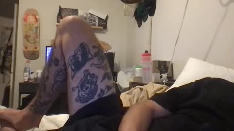 Snapshot of johntizzz chatting on December 17, 8:26 pm johntizzz online show from December 17, 8:26 pm