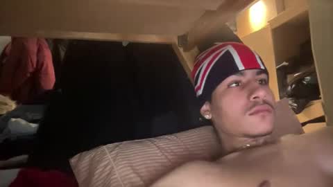 Snapshot of johnycash1101 chatting on April 11, 5:39 pm johnycash1101 online show from April 11, 5:39 pm