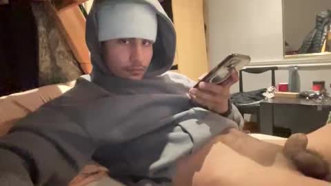 Snapshot of johnycash1101 chatting on April 28, 10:37 pm johnycash1101 online show from April 28, 10:37 pm