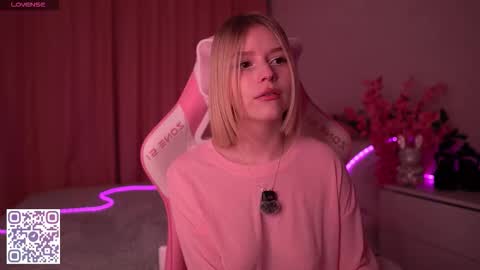 Paula online show from March 6, 11:45 pm