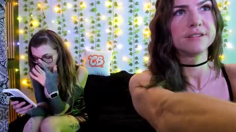 Snapshot of jojodelow chatting on March 22, 3:21 am online show from March 22, 3:21 am