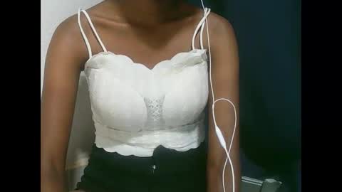 joliekah27 online show from February 8, 11:30 pm