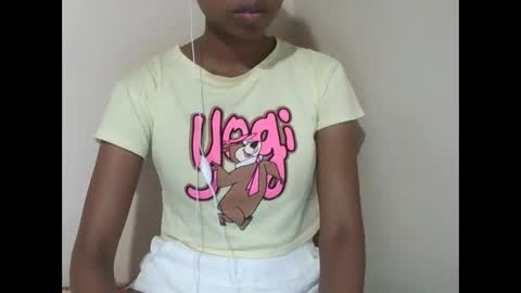 joliekah27 online show from March 29, 7:14 pm