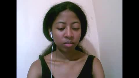 joliekah27 online show from May 3, 9:59 am