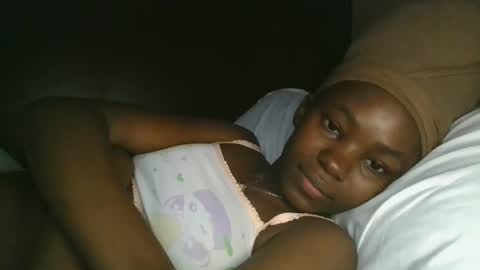 jollynabeb online show from October 18, 6:19 pm