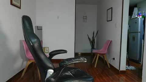 Snapshot of jon_bukowski chatting on April 8, 1:05 am Jon online show from April 8, 1:05 am