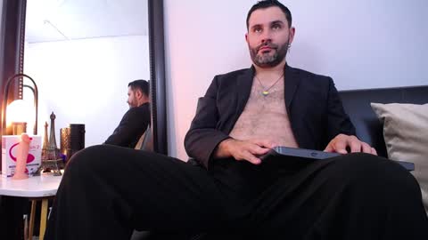 JONAS BEARD  online show from December 2, 7:05 pm