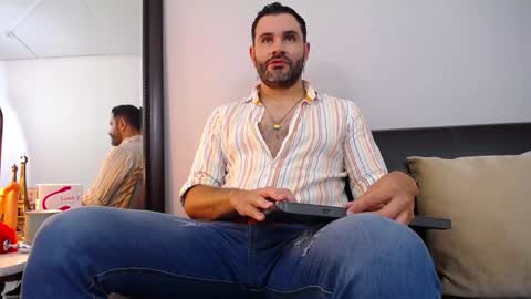  JONAS BEARD  online show from December 3, 7:55 pm