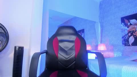 Jonas  online show from November 5, 7:58 pm