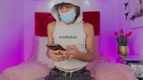 Jonas  online show from November 9, 12:47 pm