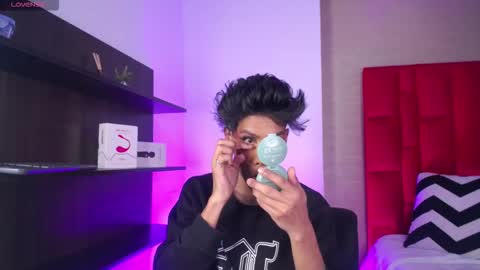 Snapshot of jonas_hiill chatting on March 20, 4:50 am Jonas online show from March 20, 4:50 am