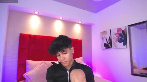 Snapshot of jonas_hiill chatting on March 29, 5:07 am Jonas online show from March 29, 5:07 am