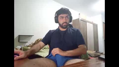 jonasf2525 online show from December 3, 2:41 am