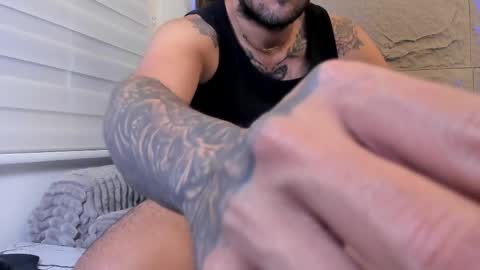 Snapshot of jonathan_rivers chatting on March 23, 8:35 pm Jonathan RiversNew online show from March 23, 8:35 pm