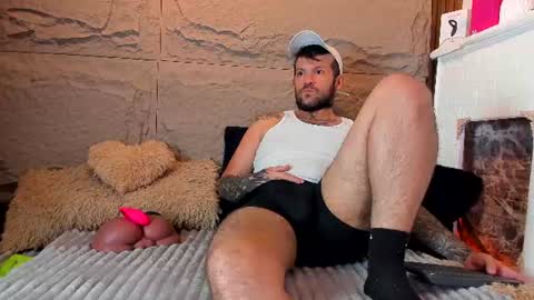 Snapshot of jonathan_rivers chatting on June 22, 9:45 pm Jonathan RiversNew online show from June 22, 9:45 pm