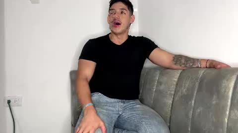 jonathancast08 online show from April 18, 3:05 pm