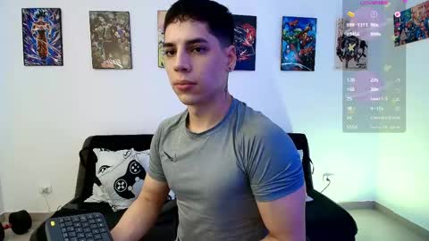 Instagram jonathanfit14 online show from May 13, 9:33 pm