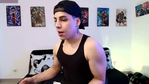 Instagram jonathanfit14 online show from May 16, 9:46 pm