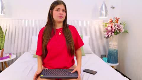 Snapshot of jones_diaz chatting on May 4, 12:12 pm melani gomez online show from May 4, 12:12 pm