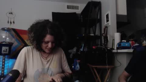 Snapshot of jonmessfan chatting on October 31, 8:37 am jonmessfan online show from October 31, 8:37 am