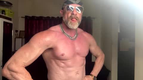 Snapshot of jonnycockfill chatting on October 24, 9:33 pm Jonny Cockfill online show from October 24, 9:33 pm