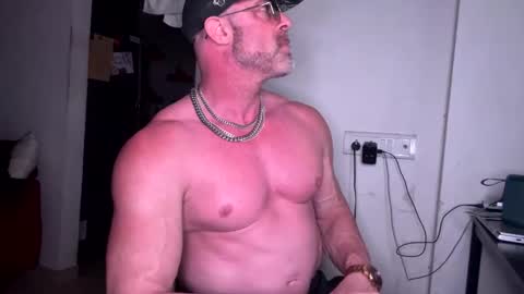 Snapshot of jonnycockfill chatting on November 21, 10:08 pm Jonny Cockfill online show from November 21, 10:08 pm