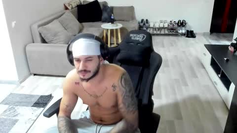 jonnyporn1 online show from January 12, 8:03 pm