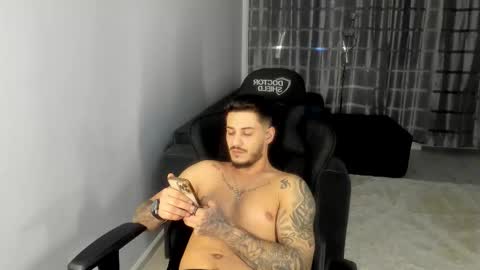 jonnyporn1 online show from February 13, 9:11 pm