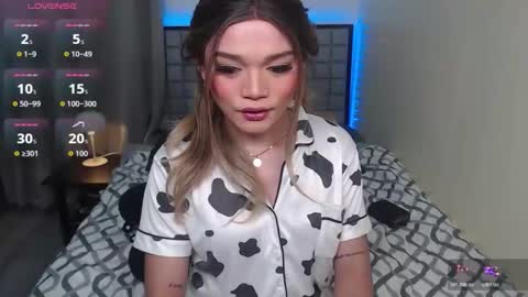 Snapshot of jonnywally123 chatting on April 1, 2:36 pm jonnywally123 online show from April 1, 2:36 pm