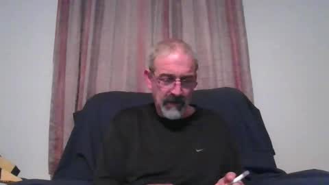Snapshot of jony_five chatting on December 9, 1:07 am Jon online show from December 9, 1:07 am
